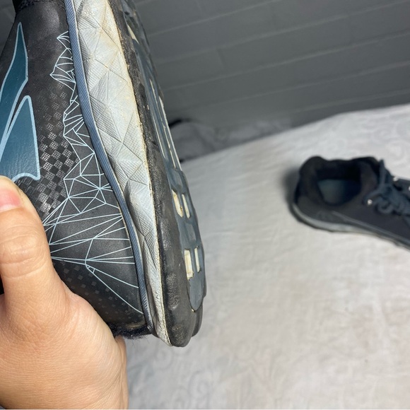 Altra Women’s Superior 4.5 Size 8 Black and Blue Pre Owned See Photos Shoes - Picture 13 of 16